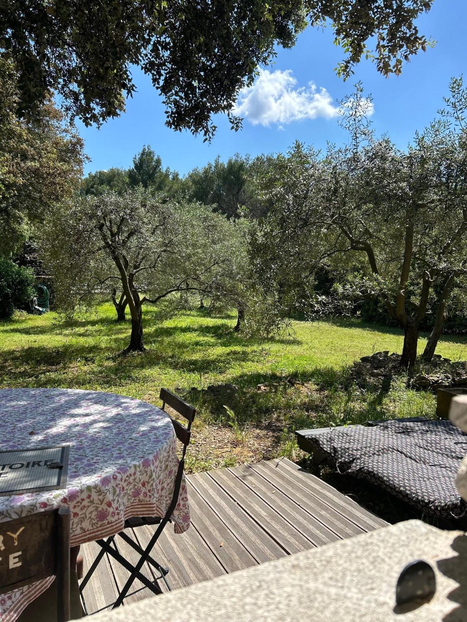 Hotel Les Cabanons Sainte Victoire Zimmer foto