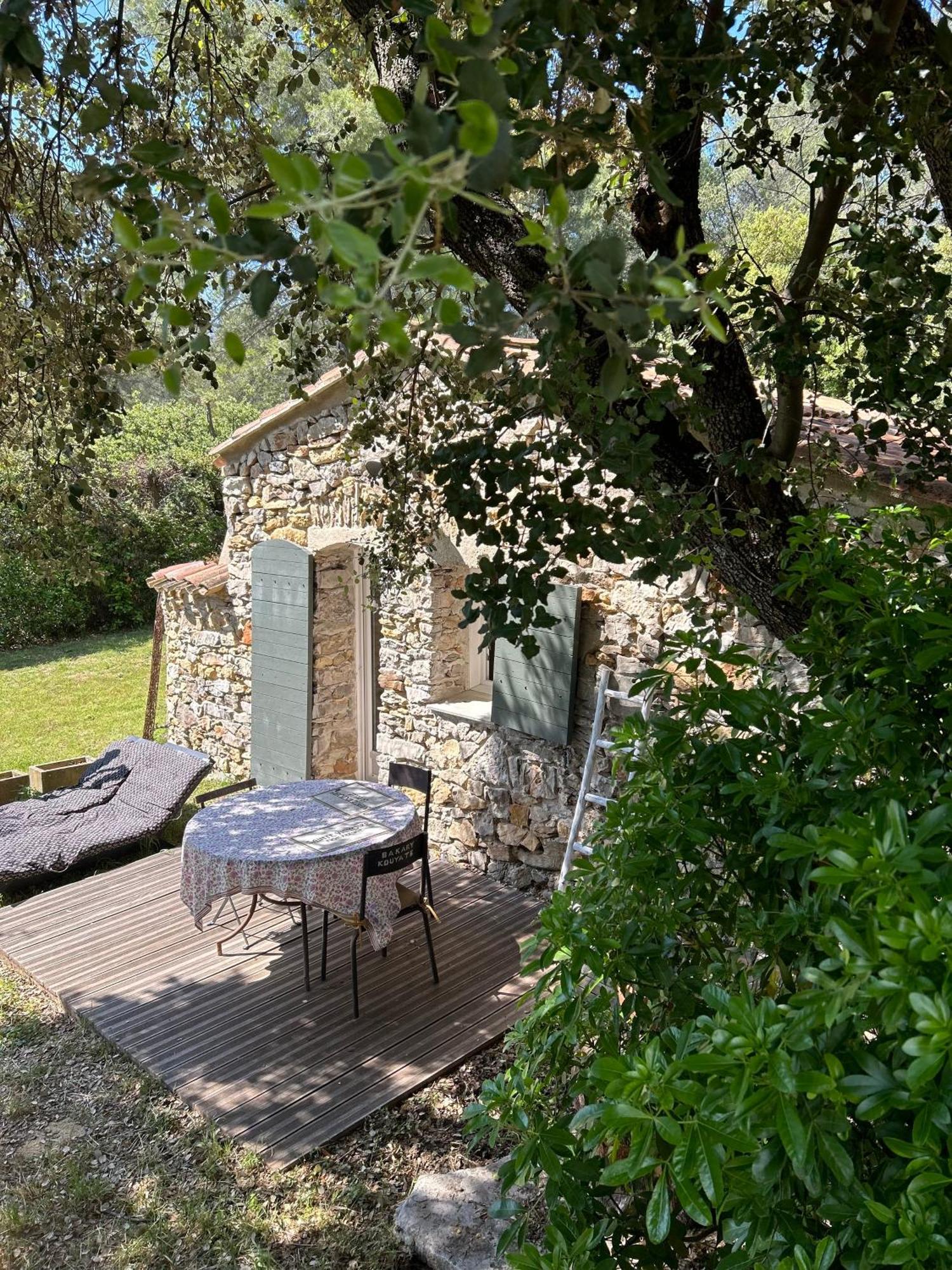 Hotel Les Cabanons Sainte Victoire Zimmer foto